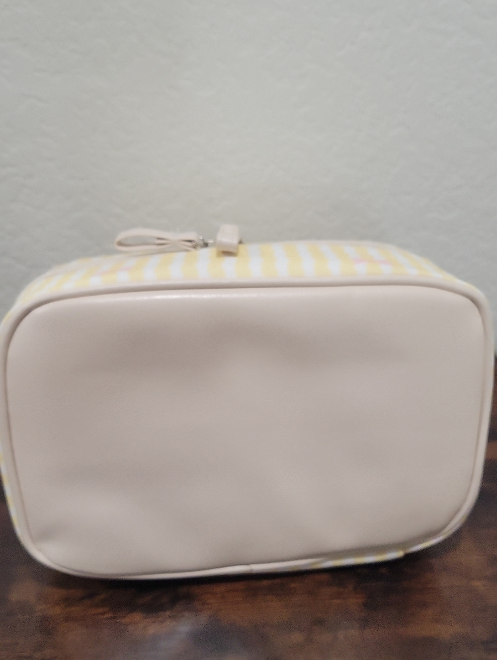 Ollie & Olivia Pink Bow & Yellow Stripe Lunch Bag Like New Cosmetic Bag - Picture 4 of 7
